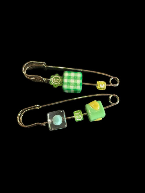 Clear Acrylic Cube Beads – Safety Pin DIY